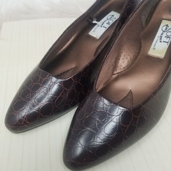Soft Flexible by Highlights Brown Pump. Size 8.5. - Picture 8 of 11